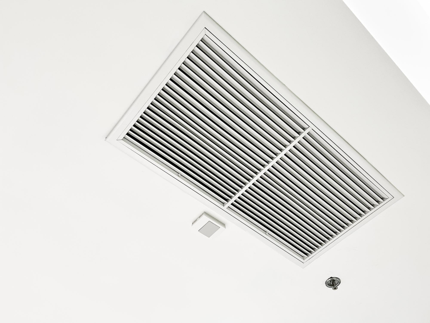 When to Schedule Duct Cleaning in Irving Homes