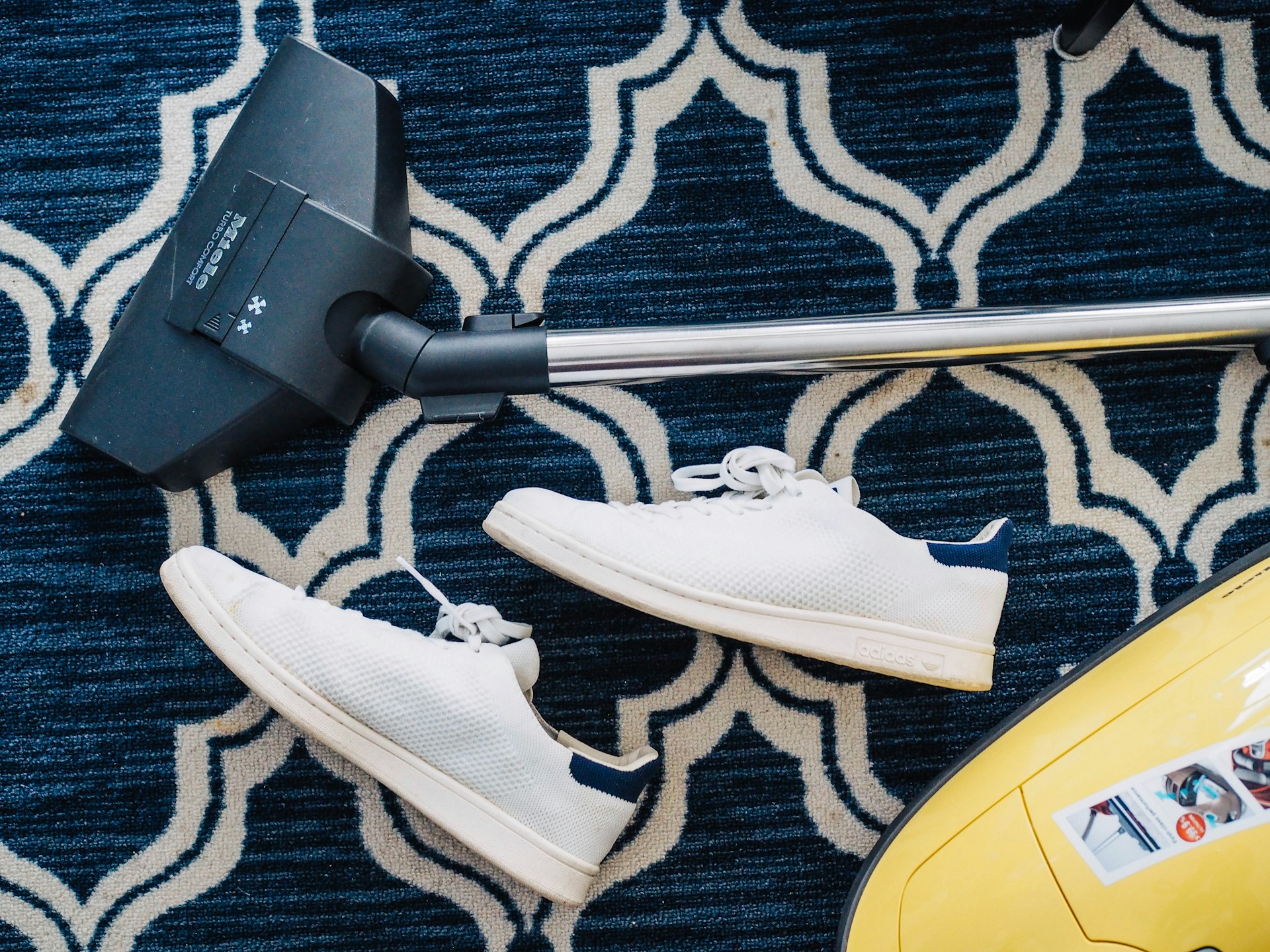 Keeping Rugs Fresh and Clean in Dallas Living Areas